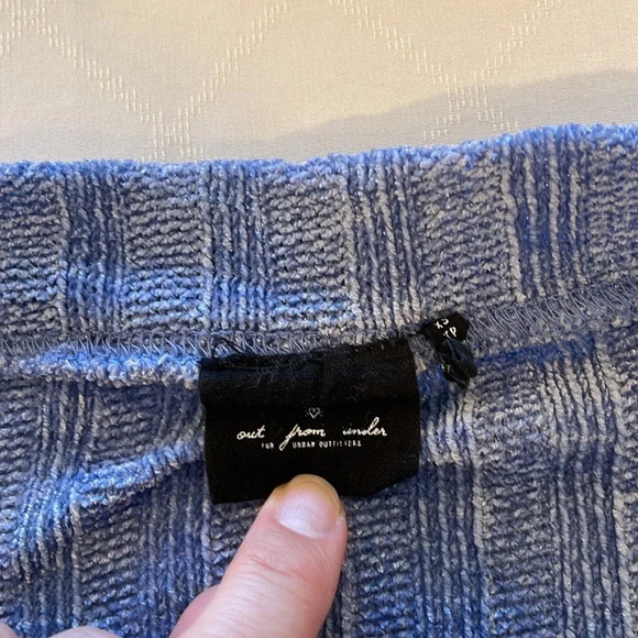 Urban Outfitters out from under Charlie Chenille‎ V-neck sweater women’s XS EUC - Picture 5 of 7